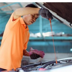 سر تبديل زيت السيارة: القوة وراء الصيانة الدورية لمحرك سيارتك"